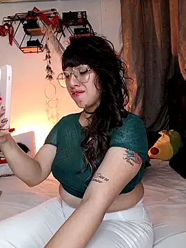 Snapshot of Piafisher1 chatting on January 2026 01:09:02 AM Piafisher1 online show from January 2026 01:09:02 AM