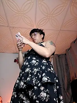 Snapshot of Piafisher1 chatting on February 2026 01:15:02 AM Piafisher1 online show from February 2026 01:15:02 AM