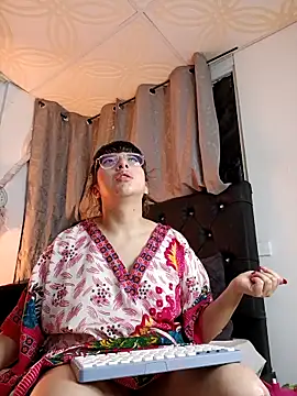 Snapshot of Piafisher1 chatting on February 2026 01:09:02 AM Piafisher1 online show from February 2026 01:09:02 AM