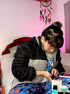 Snapshot of Piafisher1 chatting on February 2026 01:13:02 AM Piafisher1 online show from February 2026 01:13:02 AM