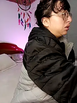 Snapshot of Piafisher1 chatting on February 2026 01:06:02 AM Piafisher1 online show from February 2026 01:06:02 AM