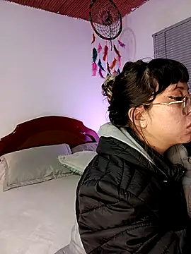 Snapshot of Piafisher1 chatting on February 2026 01:07:02 AM Piafisher1 online show from February 2026 01:07:02 AM