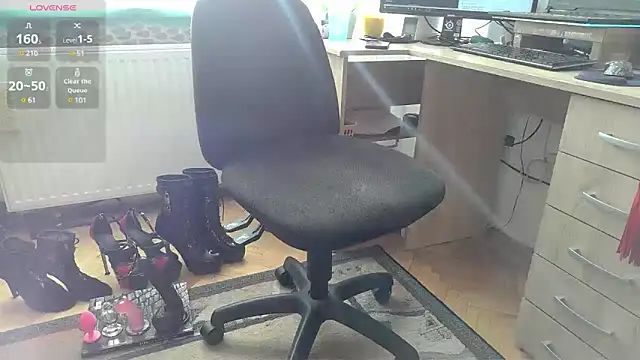 Snapshot of SissyLunaCD chatting on March 2025 03:25:02 PM SissyLunaCD online show from March 2025 03:25:02 PM