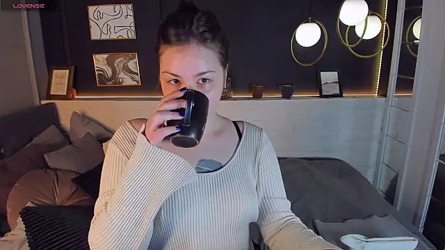 Snapshot of Mayayammy chatting on January 2025 02:00:02 PM Mayayammy online show from January 2025 02:00:02 PM