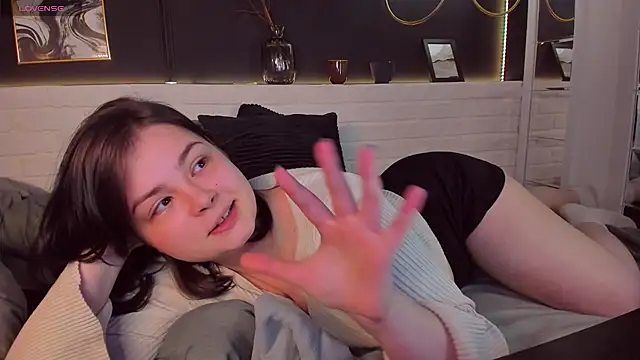 Snapshot of Mayayammy chatting on January 2025 05:02:01 PM Mayayammy online show from January 2025 05:02:01 PM