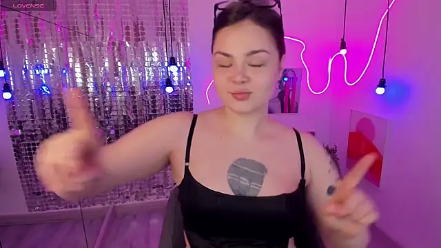 Snapshot of Mayayammy chatting on January 2025 06:01:02 AM Mayayammy online show from January 2025 06:01:02 AM