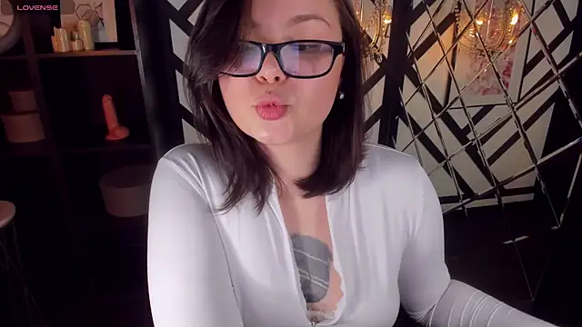 Snapshot of Mayayammy chatting on February 2025 05:09:01 PM Mayayammy online show from February 2025 05:09:01 PM