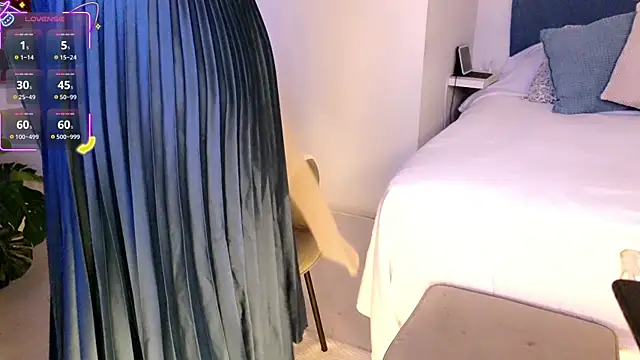 Snapshot of missmiamore chatting on October 2025 08:28:01 PM missmiamore online show from October 2025 08:28:01 PM