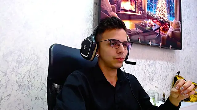 Snapshot of TylerLange chatting on December 2025 04:46:02 PM TylerLange online show from December 2025 04:46:02 PM