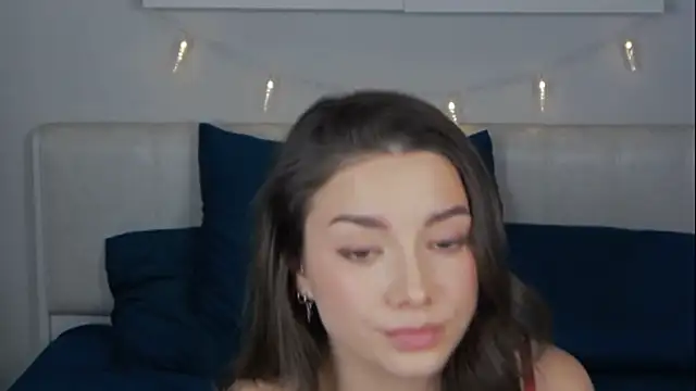 sinthiaroze online show from December 2024 06:09:01 PM