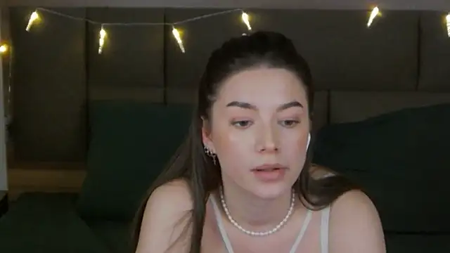 sinthiaroze online show from February 2025 06:31:01 PM