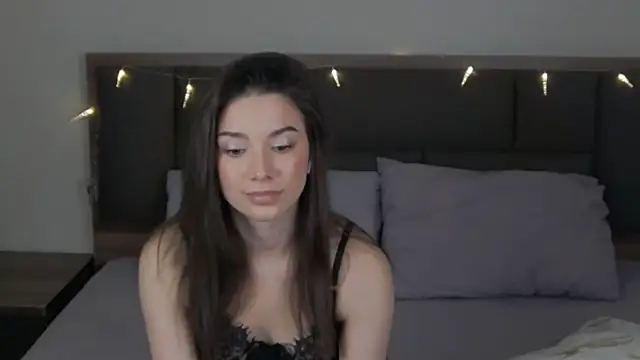 sinthiaroze online show from March 2025 04:11:02 PM