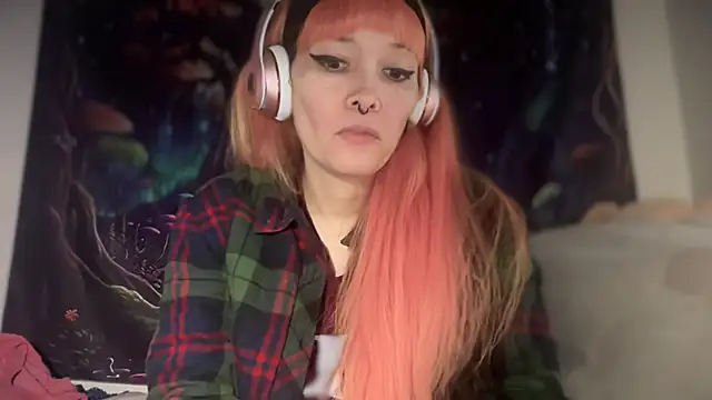 Snapshot of FRRANNKIE chatting on December 2025 02:46:01 PM FRRANNKIE online show from December 2025 02:46:01 PM