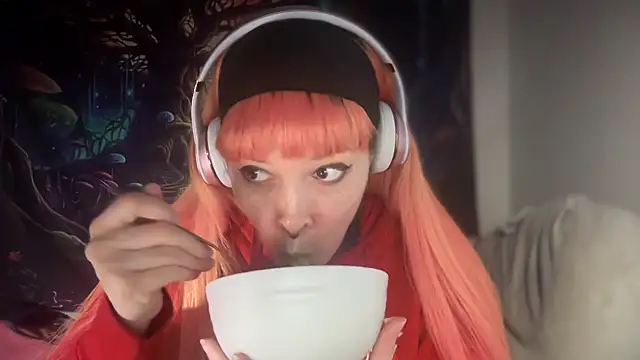 Snapshot of FRRANNKIE chatting on December 2025 02:13:01 PM FRRANNKIE online show from December 2025 02:13:01 PM