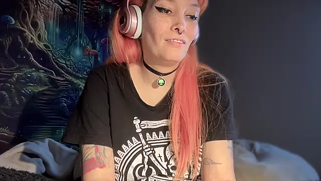 Snapshot of FRRANNKIE chatting on December 2025 04:48:01 PM FRRANNKIE online show from December 2025 04:48:01 PM