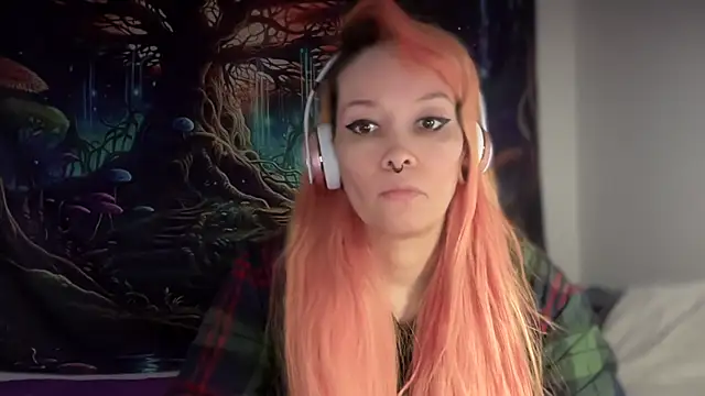 Snapshot of FRRANNKIE chatting on January 2026 01:49:02 PM FRRANNKIE online show from January 2026 01:49:02 PM