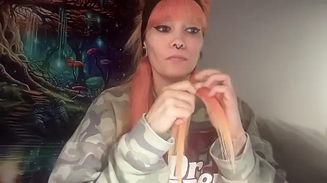 Snapshot of FRRANNKIE chatting on February 2026 12:59:02 PM FRRANNKIE online show from February 2026 12:59:02 PM