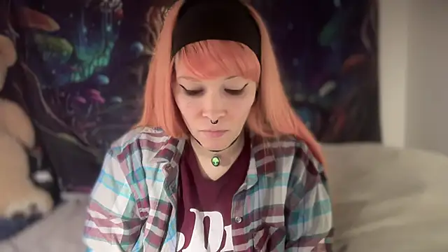 Snapshot of FRRANNKIE chatting on February 2026 04:02:01 PM FRRANNKIE online show from February 2026 04:02:01 PM