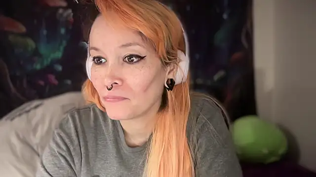 Snapshot of FRRANNKIE chatting on February 2026 05:59:02 AM FRRANNKIE online show from February 2026 05:59:02 AM