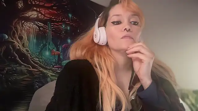 Snapshot of FRRANNKIE chatting on February 2026 06:31:01 PM FRRANNKIE online show from February 2026 06:31:01 PM