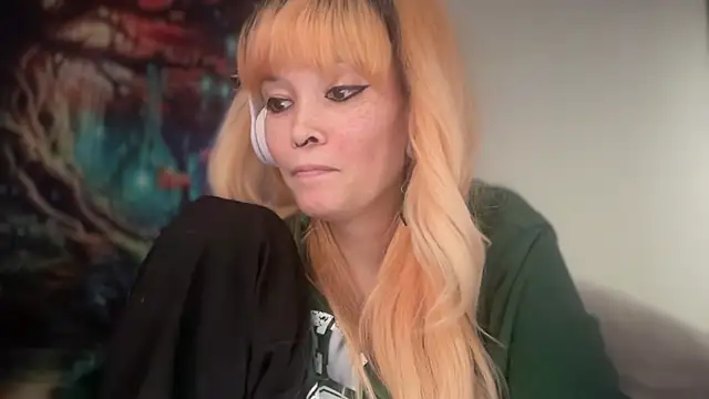 Snapshot of FRRANNKIE chatting on March 2026 05:08:02 AM FRRANNKIE online show from March 2026 05:08:02 AM