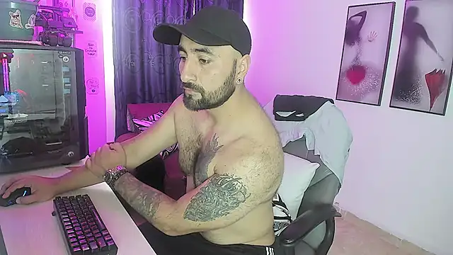 Snapshot of Leon_1234 chatting on January 2025 04:06:02 PM Leon 1234 online show from January 2025 04:06:02 PM