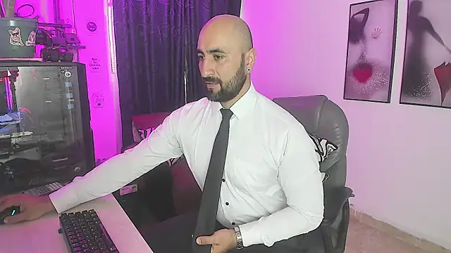 Snapshot of Leon_1234 chatting on January 2025 12:29:01 PM Leon 1234 online show from January 2025 12:29:01 PM