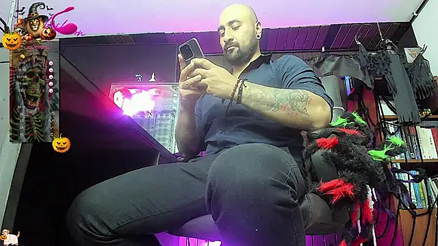 Snapshot of Leon_1234 chatting on October 2025 11:39:02 PM Leon 1234 online show from October 2025 11:39:02 PM