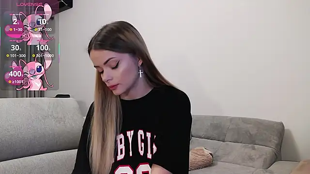 Kailynn Moenn online show from March 2025 08:42:02 PM