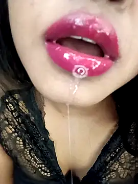 Hotlisa online show from March 2025 04:24:02 AM