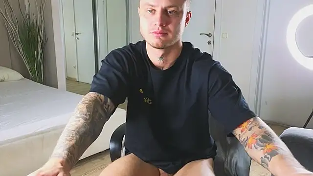 Snapshot of more__than__love chatting on January 2026 05:57:02 AM more than love online show from January 2026 05:57:02 AM