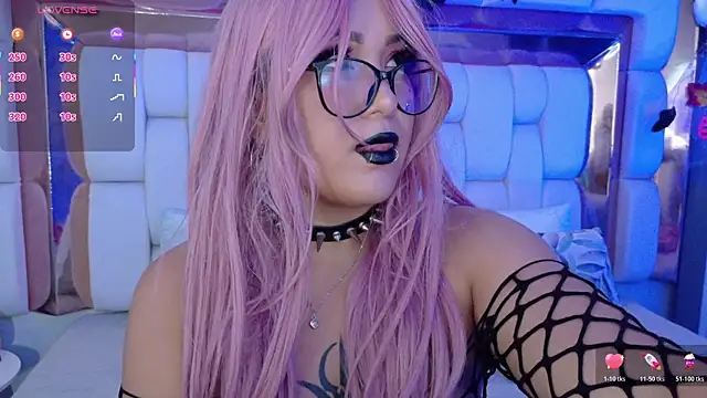 valkiria moore online show from October 2025 07:58:01 PM