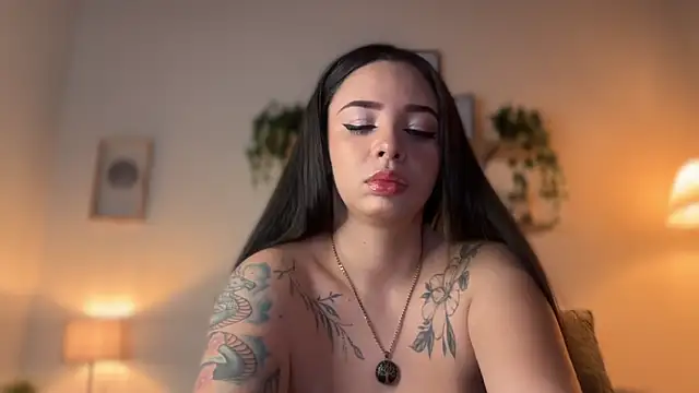 Snapshot of Paulah_x chatting on November 2025 07:36:03 PM Paulah x online show from November 2025 07:36:03 PM