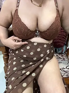 Sexybomb33 online show from November 2025 08:19:02 PM