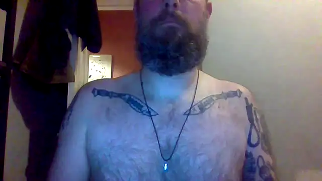 Snapshot of Thrillhouse chatting on October 2025 08:40:02 PM Thrillhouse online show from October 2025 08:40:02 PM