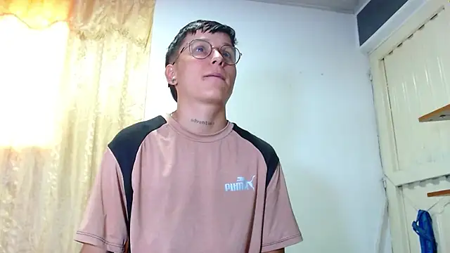 Snapshot of Tamarahryan chatting on December 2024 06:50:01 PM Tamarahryan online show from December 2024 06:50:01 PM