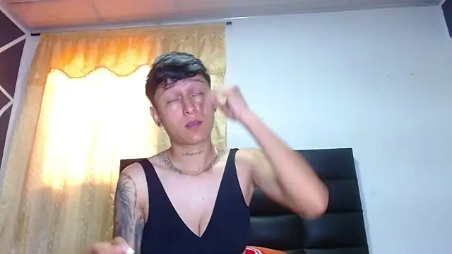 Snapshot of Tamarahryan chatting on January 2025 02:21:01 PM Tamarahryan online show from January 2025 02:21:01 PM