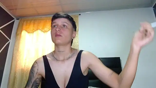 Snapshot of Tamarahryan chatting on February 2025 04:58:02 PM Tamarahryan online show from February 2025 04:58:02 PM