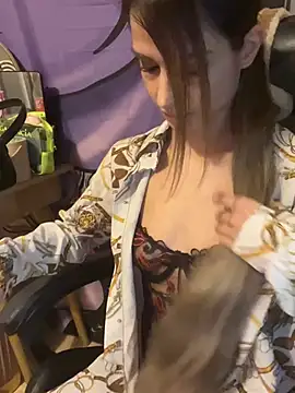 LaPetitechienne1 online show from December 2024 09:47:02 PM