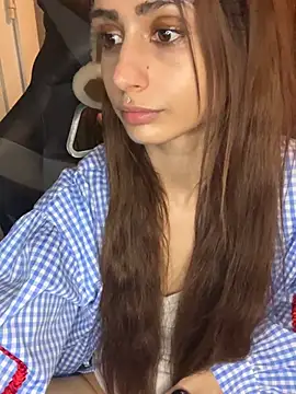 LaPetitechienne1 online show from February 2025 02:02:01 PM