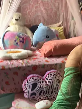 LaPetitechienne1 online show from March 2025 12:50:02 PM