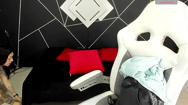 farichell online show from February 2025 08:32:01 PM