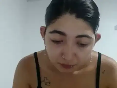 esteni online show from February 2025 02:47:02 AM