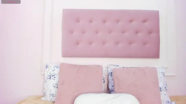 Snapshot of Madiison_Cooper chatting on January 2025 09:04:01 PM Madiison Cooper online show from January 2025 09:04:01 PM