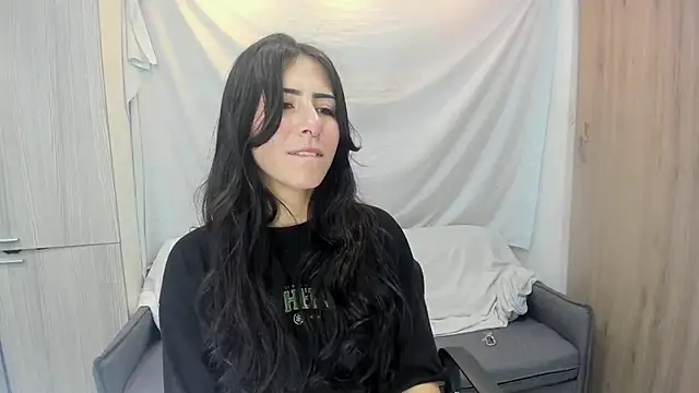 Mhelanny2 online show from January 2026 07:11:01 PM