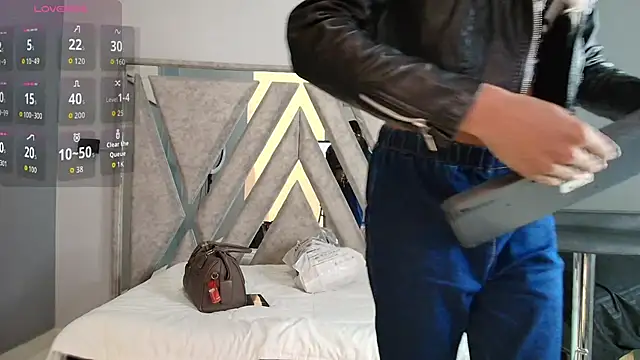 StefanyMiler online show from October 2025 08:20:02 PM