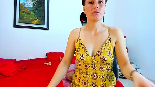 Snapshot of yasmin_goldenst chatting on March 2025 01:59:02 AM yasmin goldenst online show from March 2025 01:59:02 AM