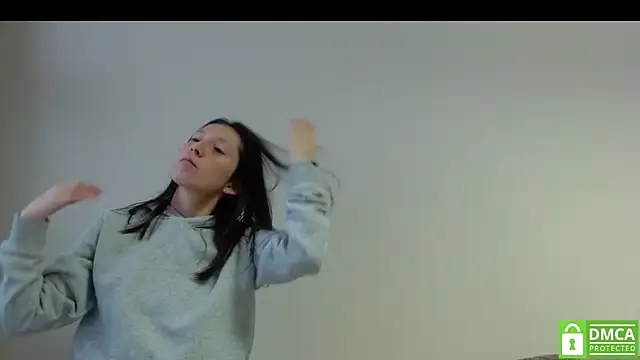 Snapshot of Sophi_Cute chatting on October 2025 11:42:01 AM Sophi Cute online show from October 2025 11:42:01 AM