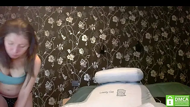 Snapshot of Sophi_Cute chatting on December 2025 01:53:01 PM Sophi Cute online show from December 2025 01:53:01 PM