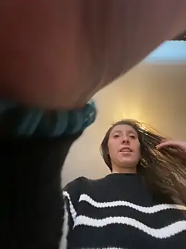 Snapshot of Sophi_Cute chatting on December 2025 12:32:01 PM Sophi Cute online show from December 2025 12:32:01 PM